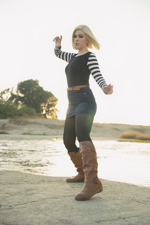 Android 18 from Dragon Ball Z Cosplay