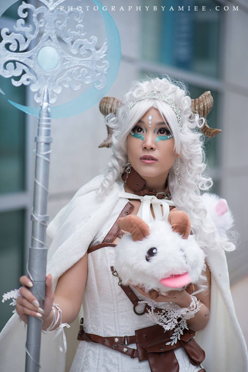 Poro Queen from League of Legends Cosplay