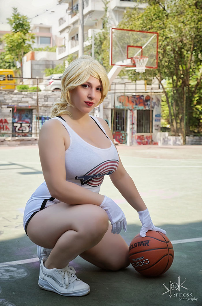 Lola Bunny from Space Jam Cosplay