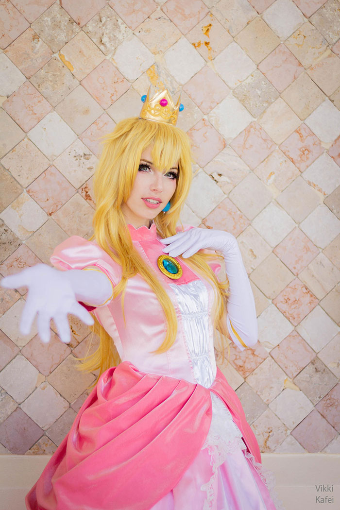 Princess Peach from Super Mario Bros Cosplay