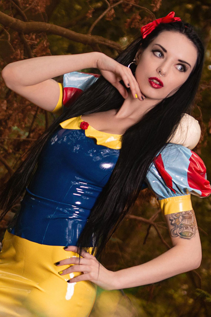 Snow White Latex Cosplay