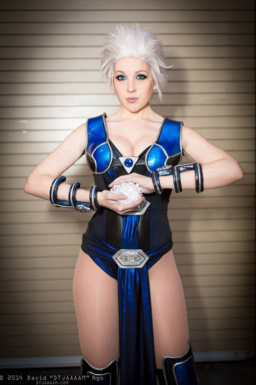 Frost from Mortal Kombat Cosplay