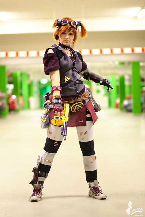 Gaige the Mechromancer from Borderlands 2 Cosplay