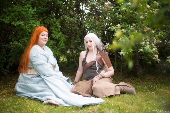 Sansa & Daenerys from Game of Thrones Cosplay