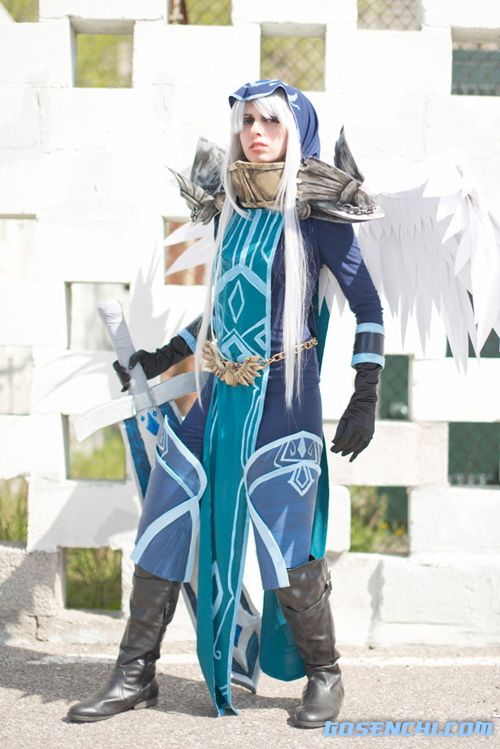 Kayle from League of Legends Cosplay