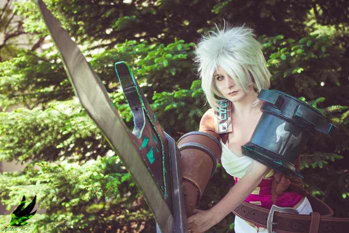 Riven from League of Legends Cosplays