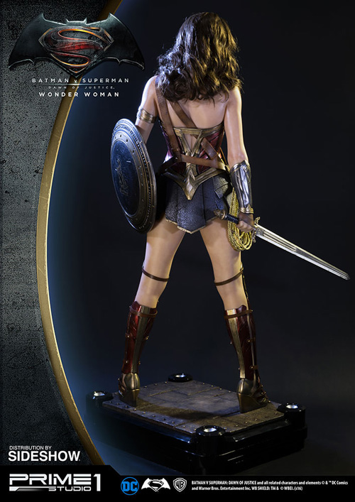 Wonder Woman Polystone Statue