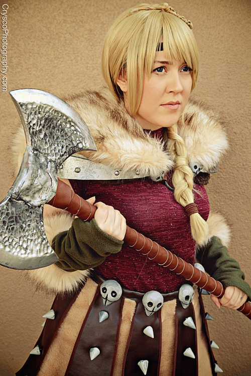 Hiccup & Astrid from How to Train Your Dragon 2 Cosplay