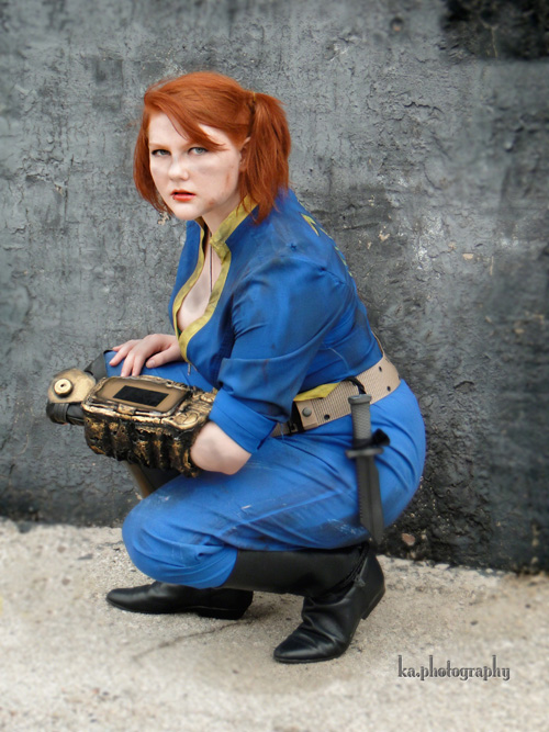 Vault Girl from Fallout 3 Cosplay