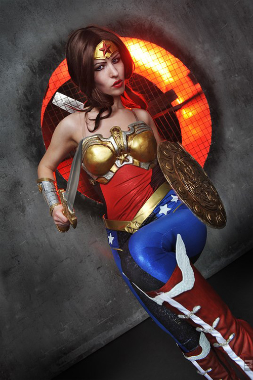 Injustice Wonder Woman Cosplay