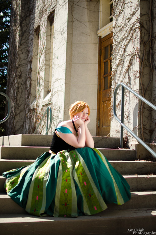 Coronation Anna from Frozen Cosplay