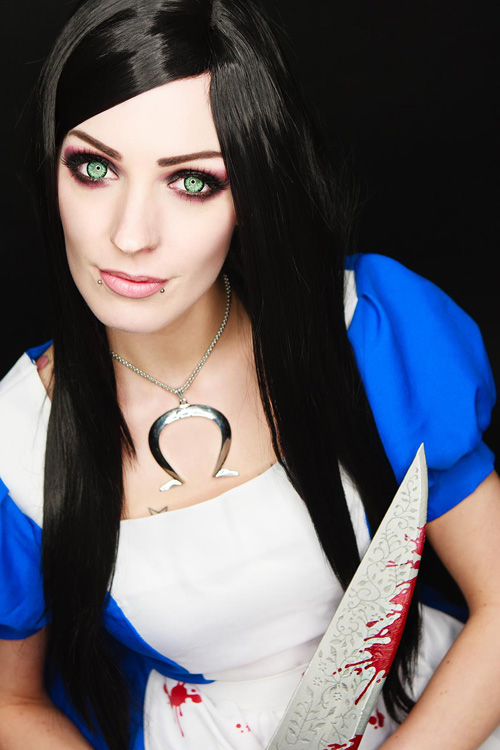 American McGees Alice Cosplay.