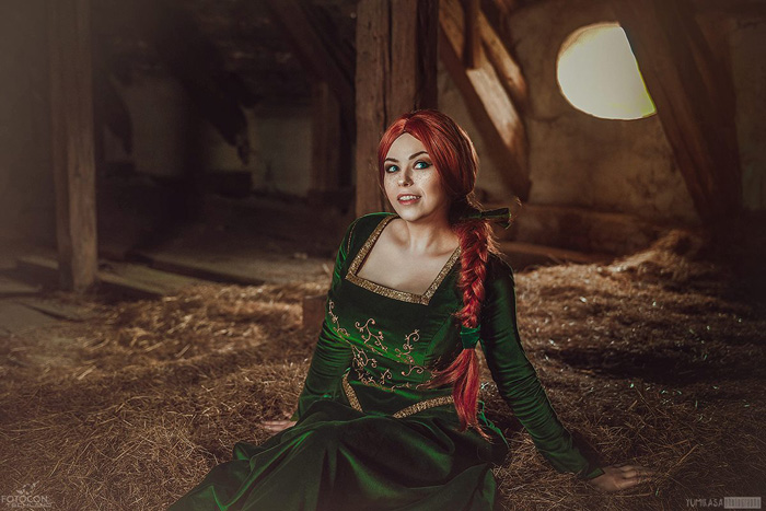 Cosplayer. looks magical cosplaying as Princess Fiona from Shrek in these w...