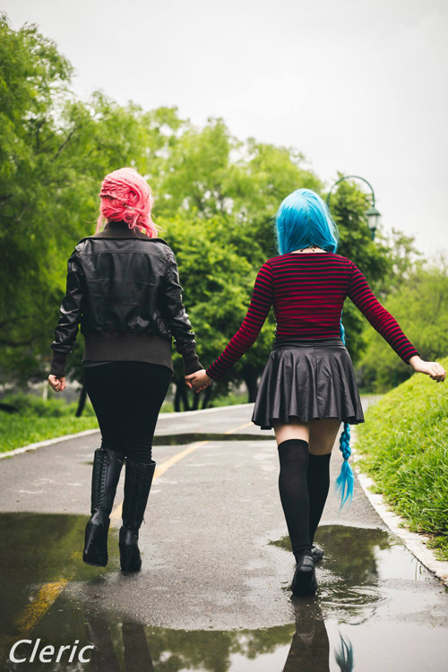 Casual Jinx & Vi from League of Legends Date Cosplay