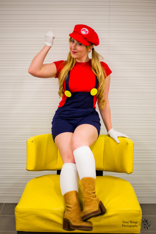 Female Mario Cosplay
