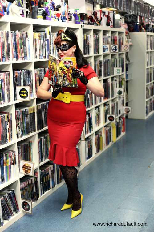 Bombshell Spider-Woman Cosplay