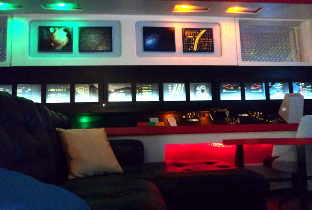 Star Trek TOS Enterprise Fan Tribute House